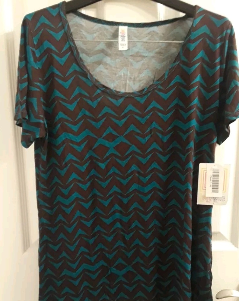 🍁🍁🍁NWT Women's Lularoe  Classic T  BEAUTIFUL